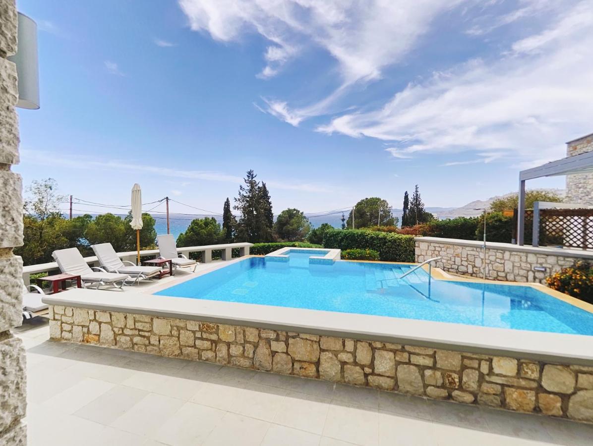 Villa Costamare - Enjoy Lazy Days On The Private Pool-Jacuzzi Pefki  Экстерьер фото
