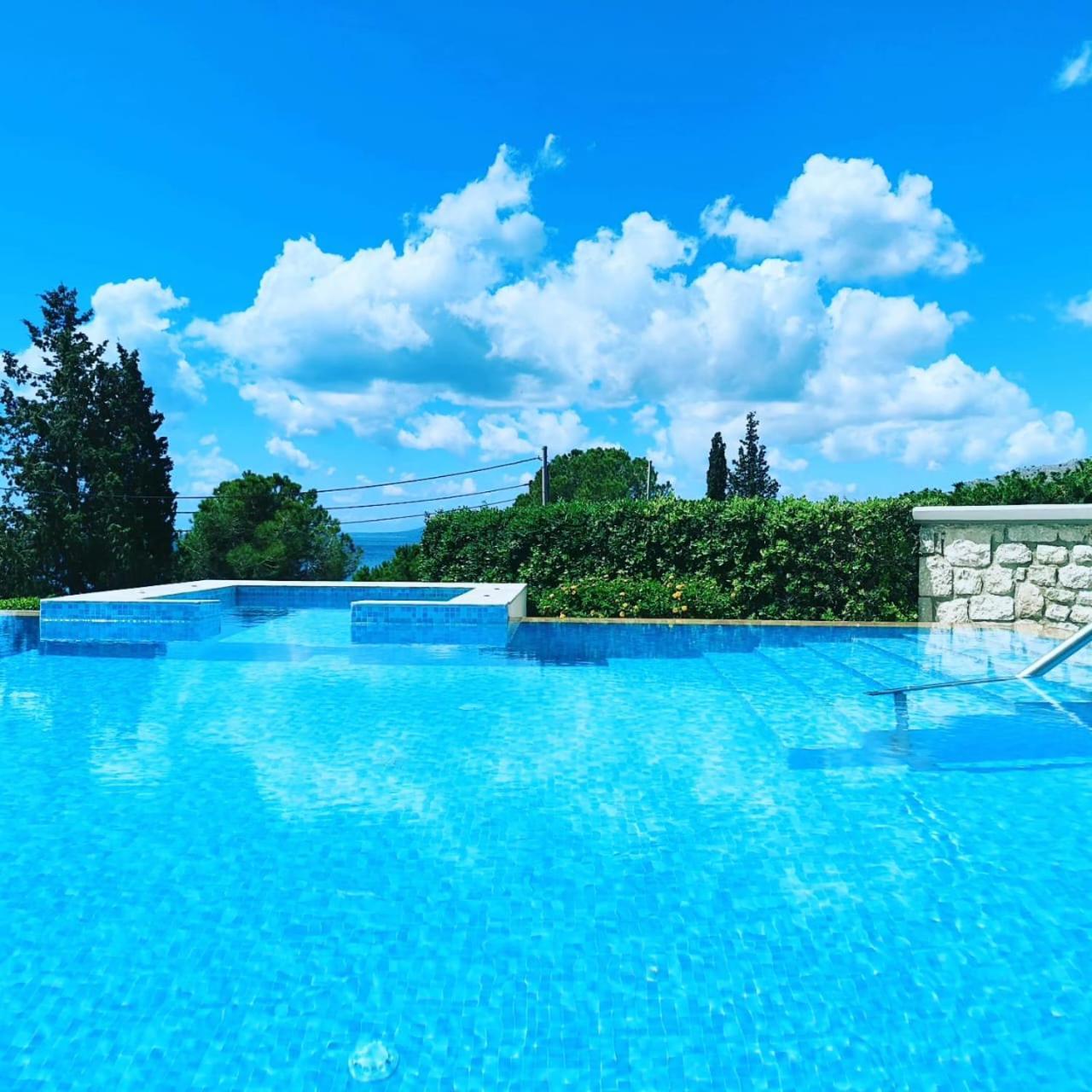Villa Costamare - Enjoy Lazy Days On The Private Pool-Jacuzzi Pefki  Экстерьер фото